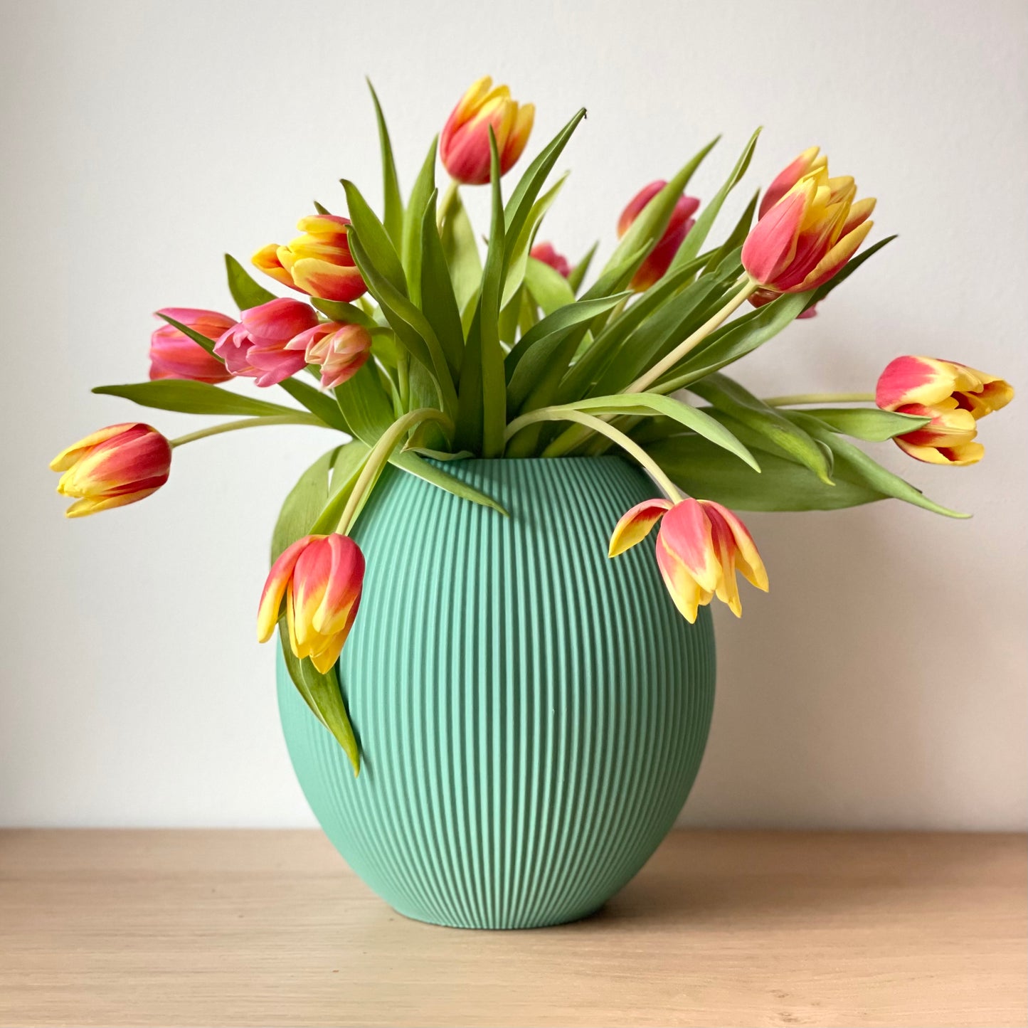 BlueWhale Vase (Turquoise)